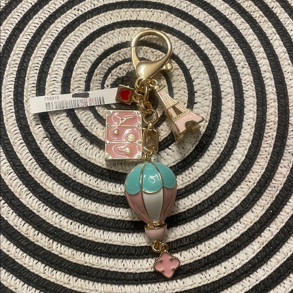 Piper K Viral Paris Eiffel Tower Hot Air Balloon Bag Charm & Key Chain no box - Picture 2 of 5